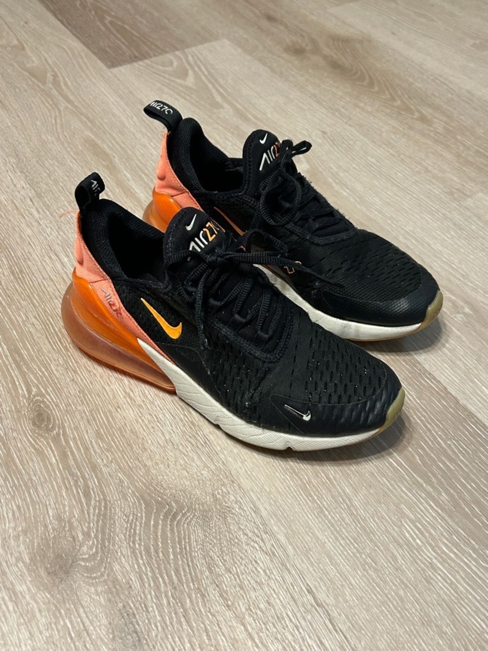 Nike Air Max 270 Big Kids Black and Orange Athletic Sneakers Sz 7Y